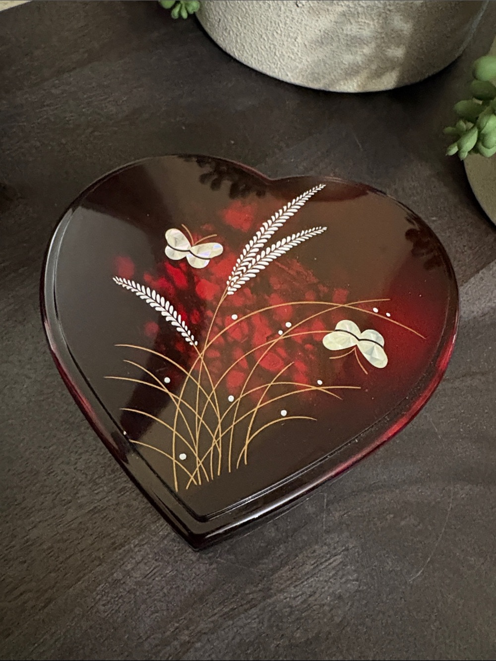 Decorative Heart-Shaped Lacquer Box with Butterfly Motif - Red